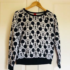Mickey Mouse Sweatshirt 🦋